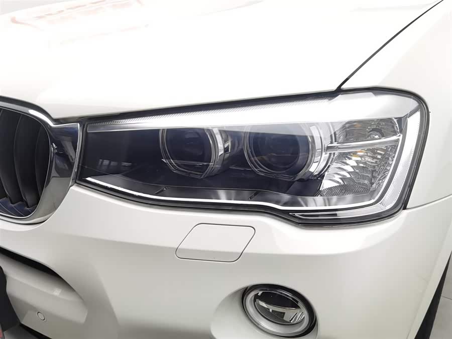 BMW X4 2017 car image #8