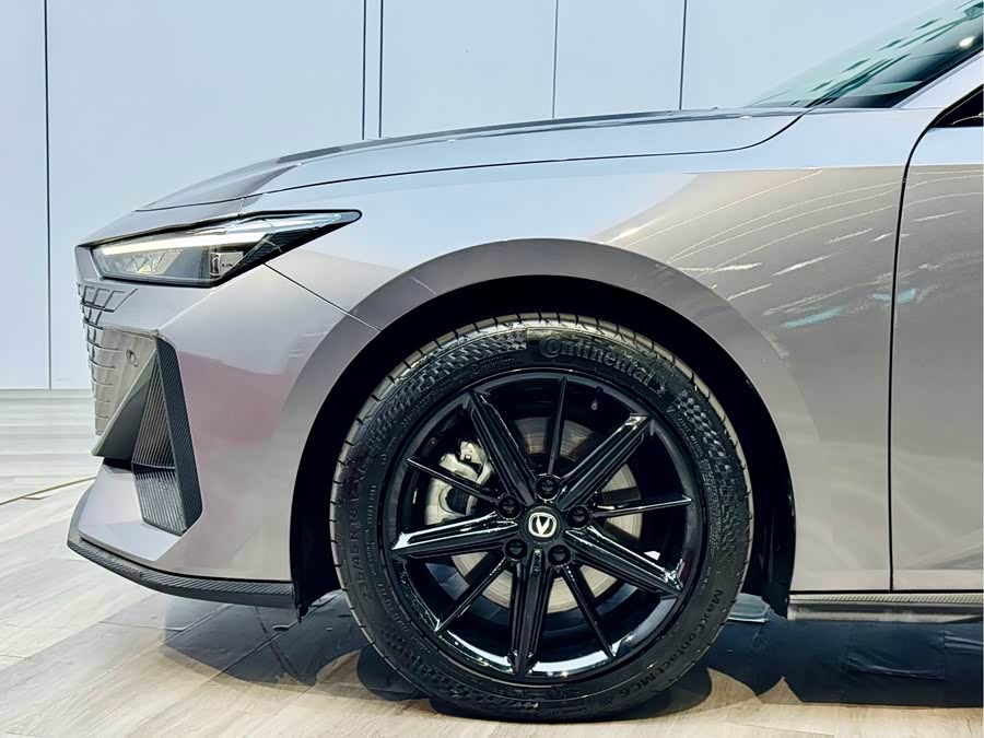 Changan UNI-V iDD 2022 car image #8