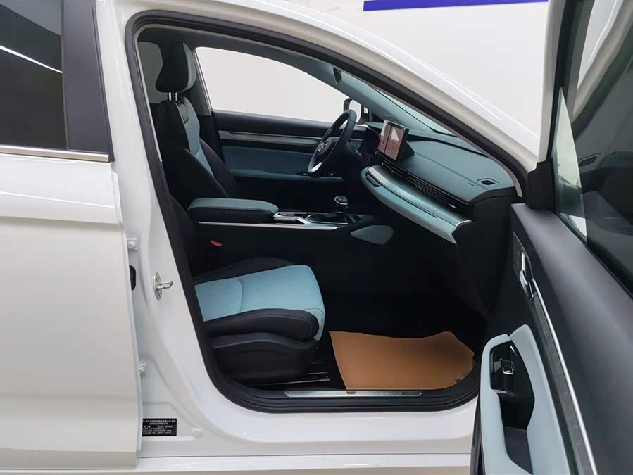 GEELY Emgrand L 2022 car image #8