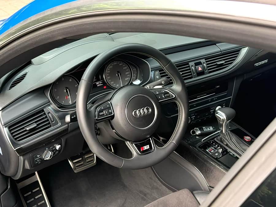 Audi S7 2015 car image #8
