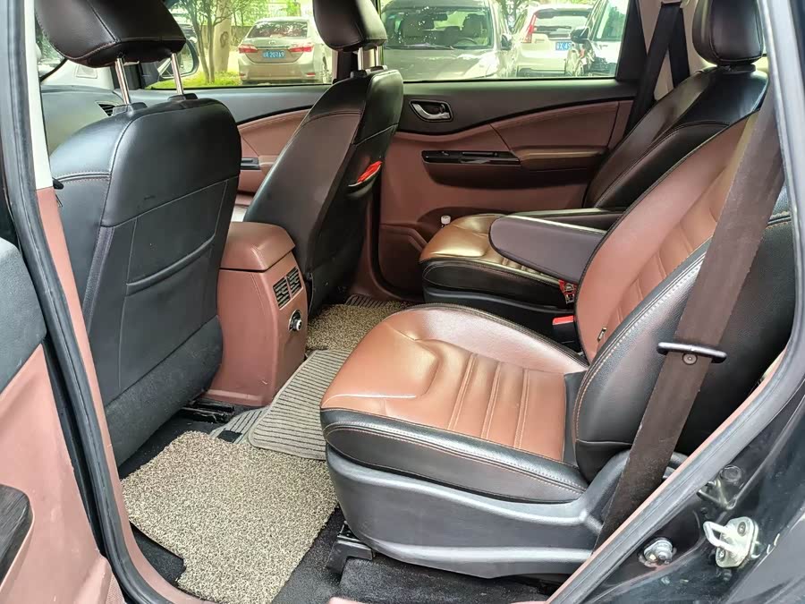 Forthing SX6 2017 car image #8