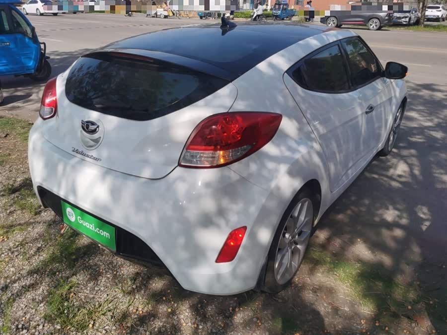 Hyundai Veloster 2015 #8 Hyundai Veloster 2015 car image #8