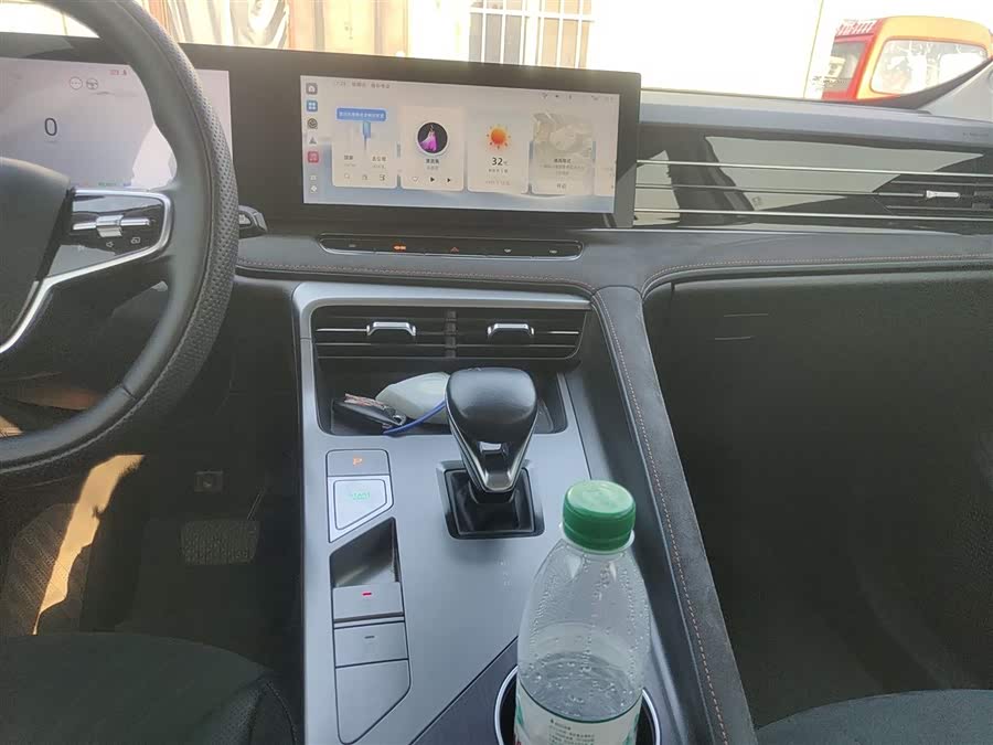 Roewe D5X DMH 2024 imagem de carro #8