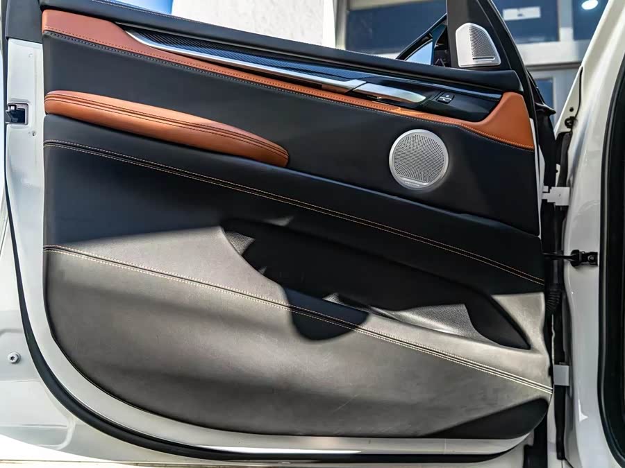 BMW X5 M 2016 car image #8