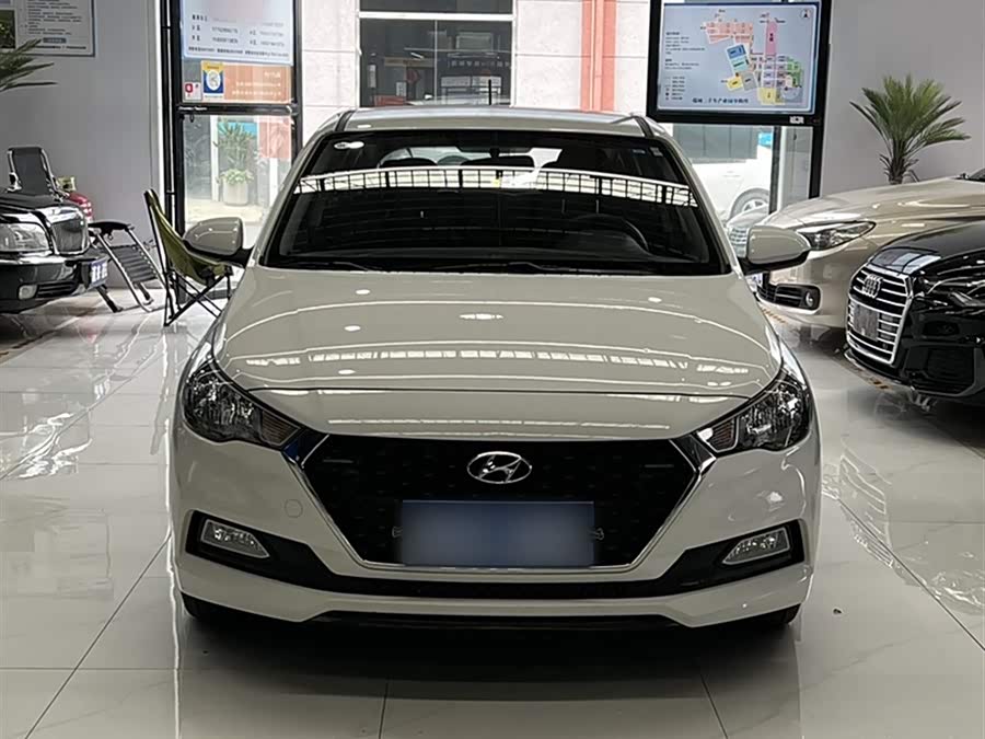 Hyundai Verna RV 2017 immagine di auto #8