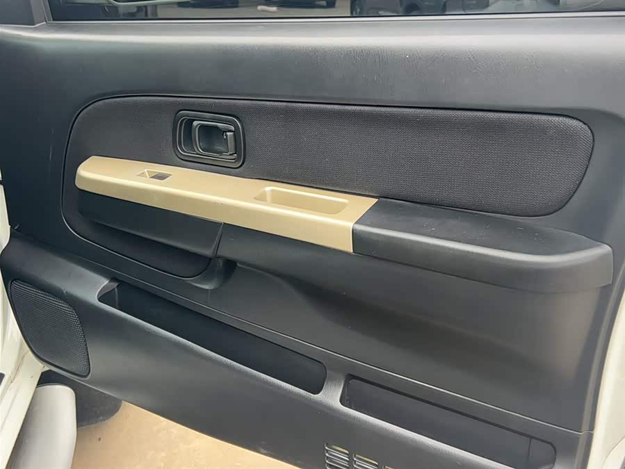 日产 日产帕拉丁 2013 汽车图片 #8