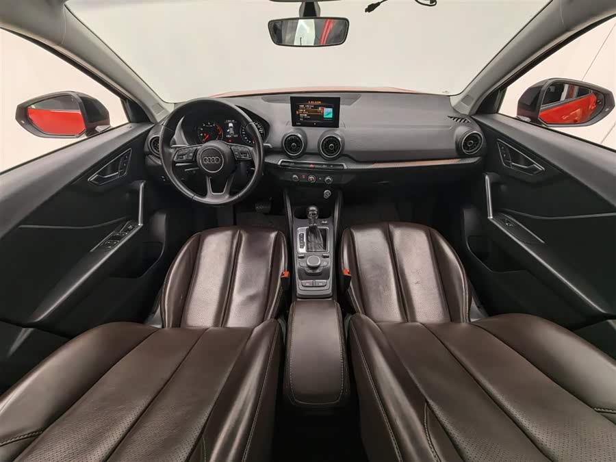 Audi Q2L 2018 car image #8