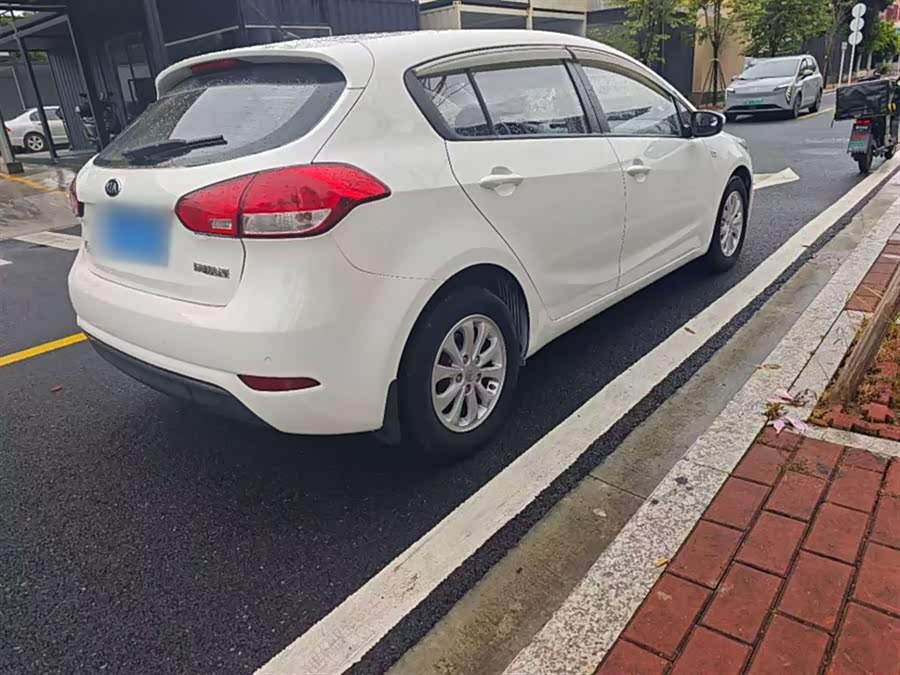 Kia Forte Koup 2014 car image #8