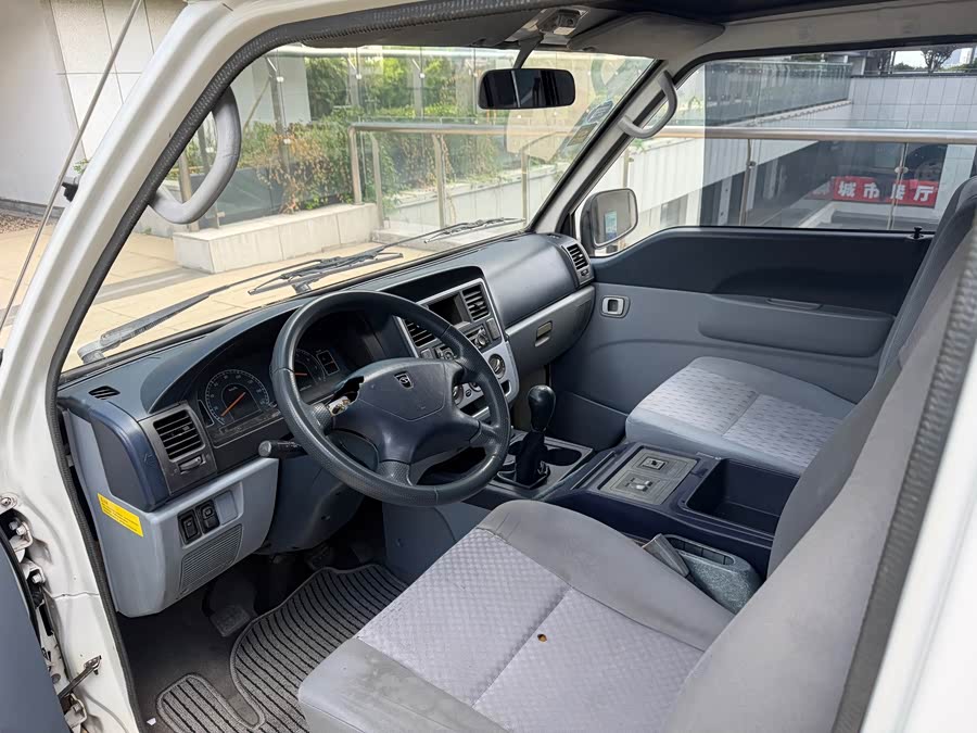 Soueast Delica 2012 car image #8