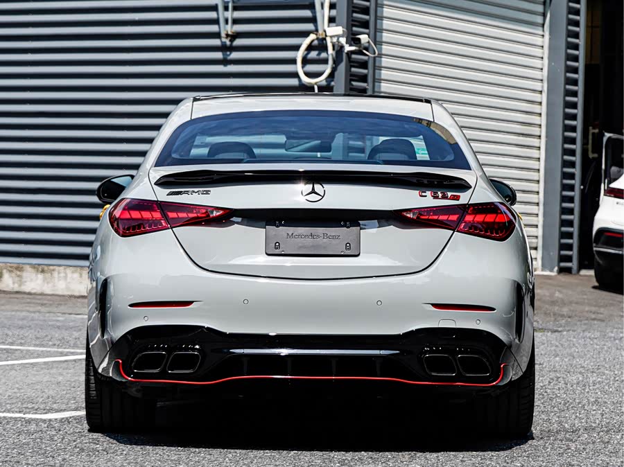 Mercedes-Benz C AMG New Energy 2025 изображение автомобиля #8