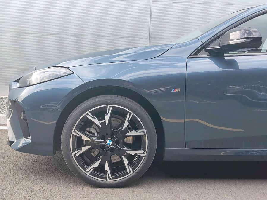 BMW 2 Series 2025 car image #8