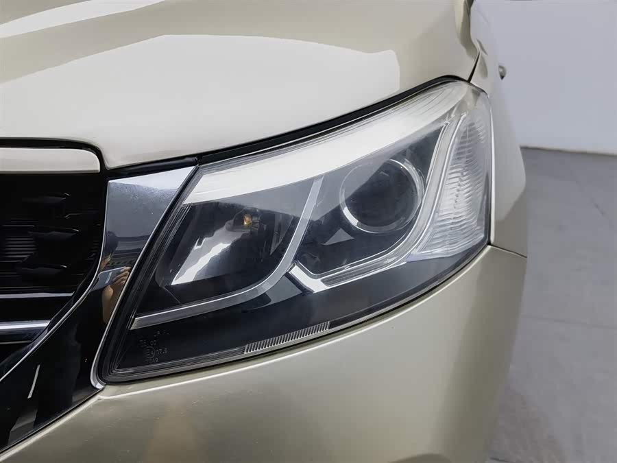 Kaiyi E3 2018 #8 Kaiyi E3 2018 car image #8