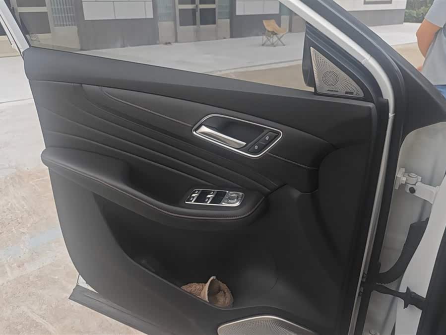 MG HS 2019 car image #8