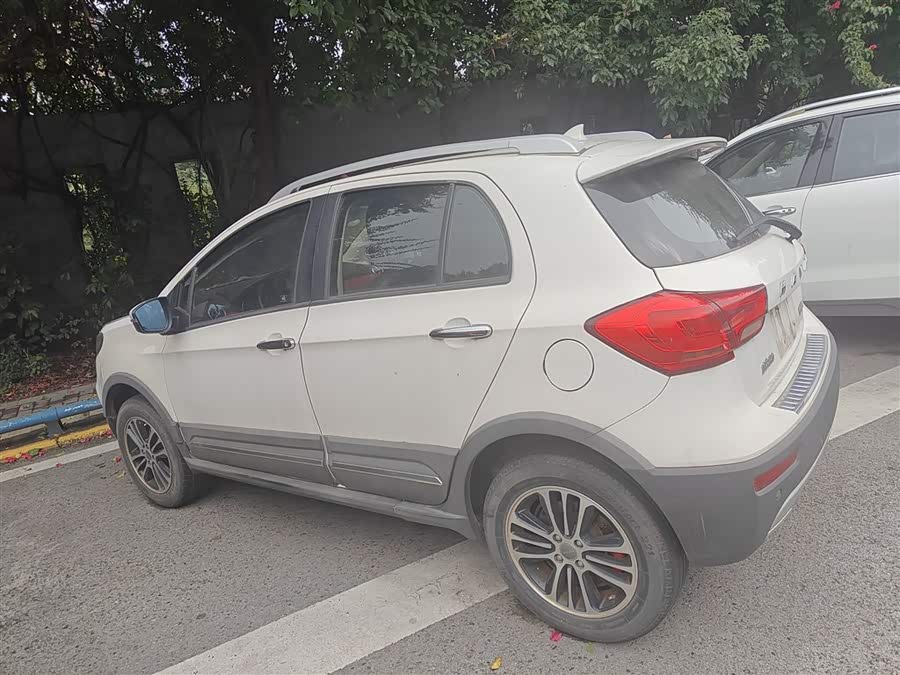 Haval H1 2015 car image #8