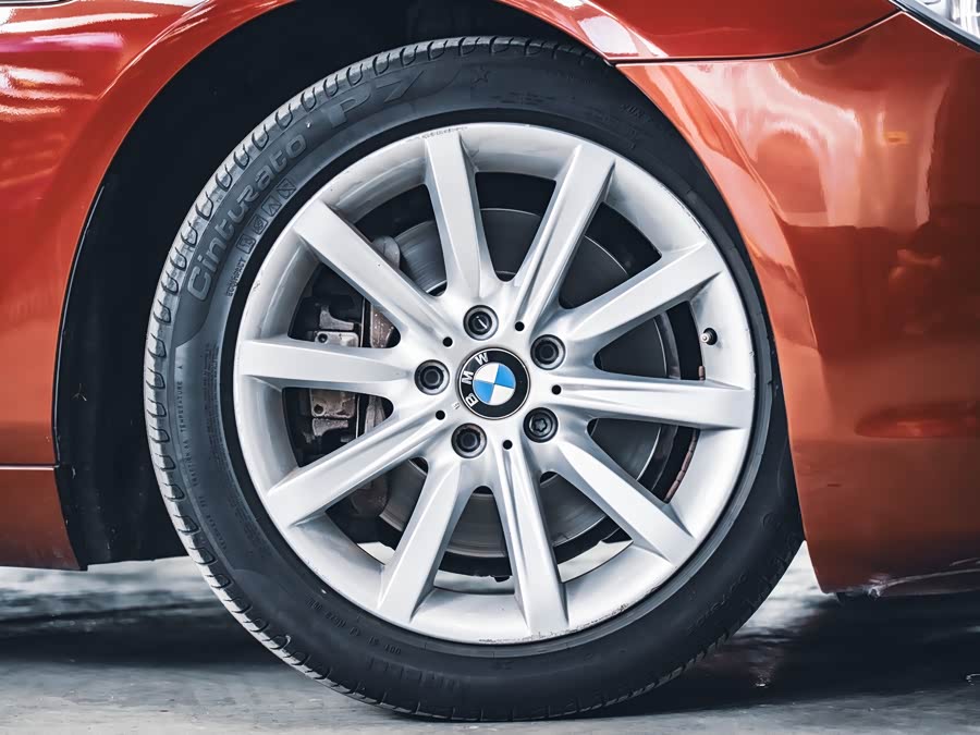 BMW 6 Series 2012 car image #8