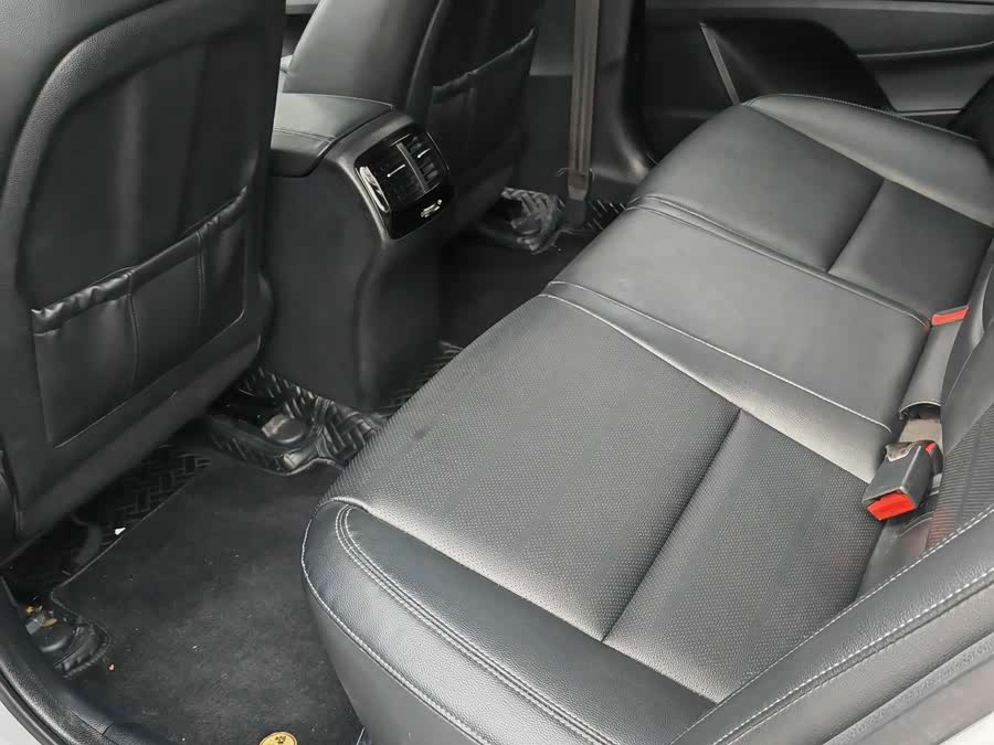 起亚 起亚K4 2015 汽车图片 #8