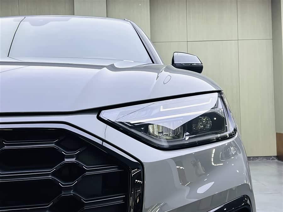 Audi Q5L 2025 car image #8