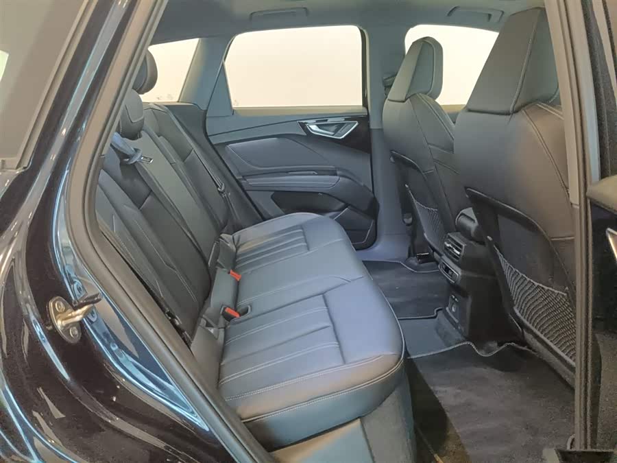 Audi Q4 e-tron 2024 #8 Audi Q4 e-tron 2024 immagine di auto #8