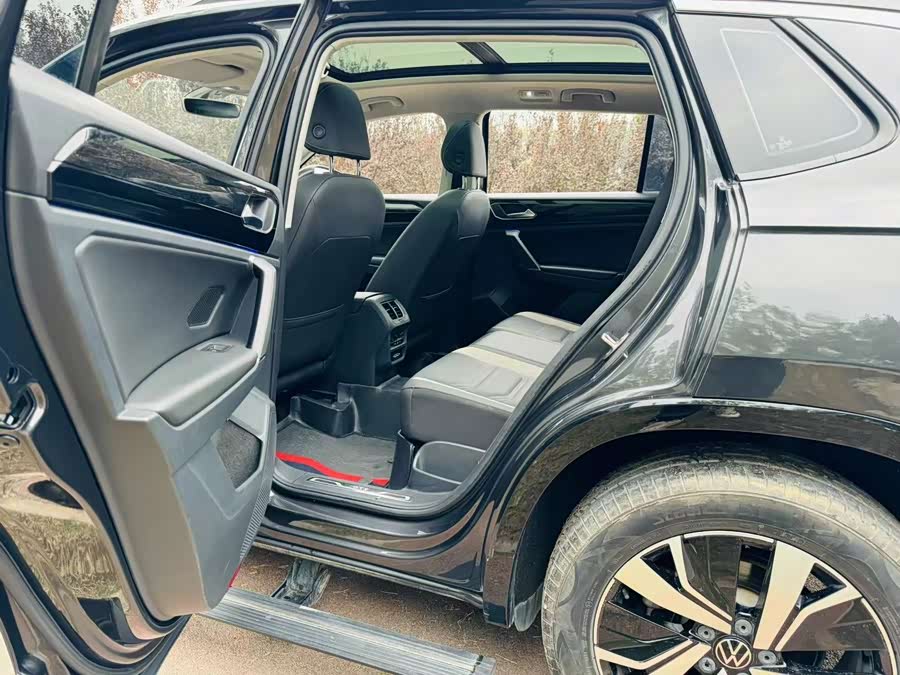 Volkswagen Tayron GTE 2021 car image #8