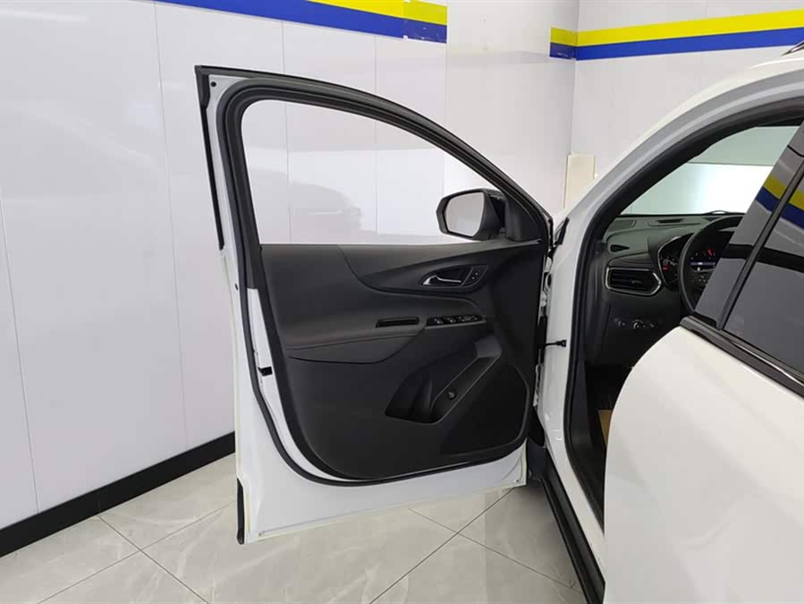 Chevrolet Equinox 2023 #8 Chevrolet Equinox 2023 car image #8