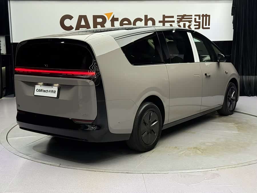 理想汽车 理想MEGA 2024 汽车图片 #8