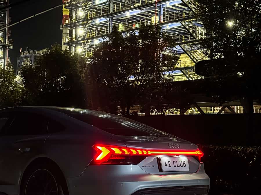 Audi e-tron GT 2024 car image #8