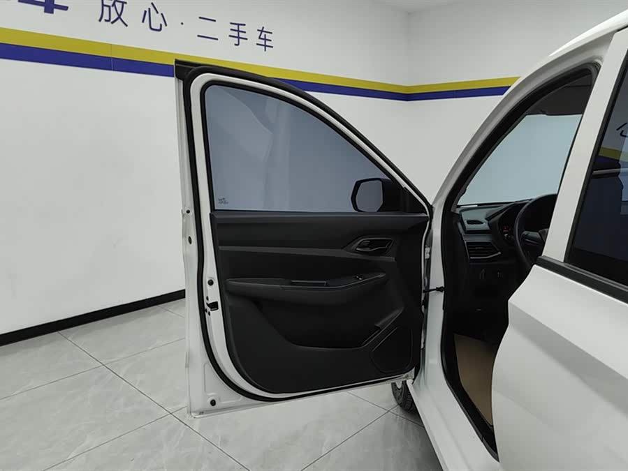 五菱汽车 五菱宏光 2025 #8 五菱汽车 五菱宏光 2025 汽车图片 #8