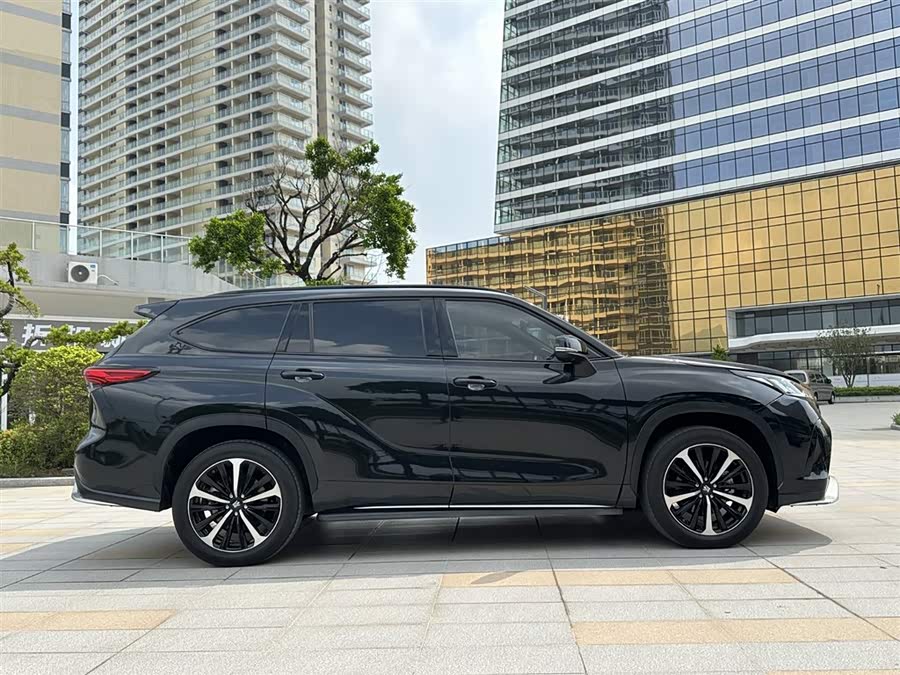 Toyota Crown Kluger 2023 immagine di auto #8