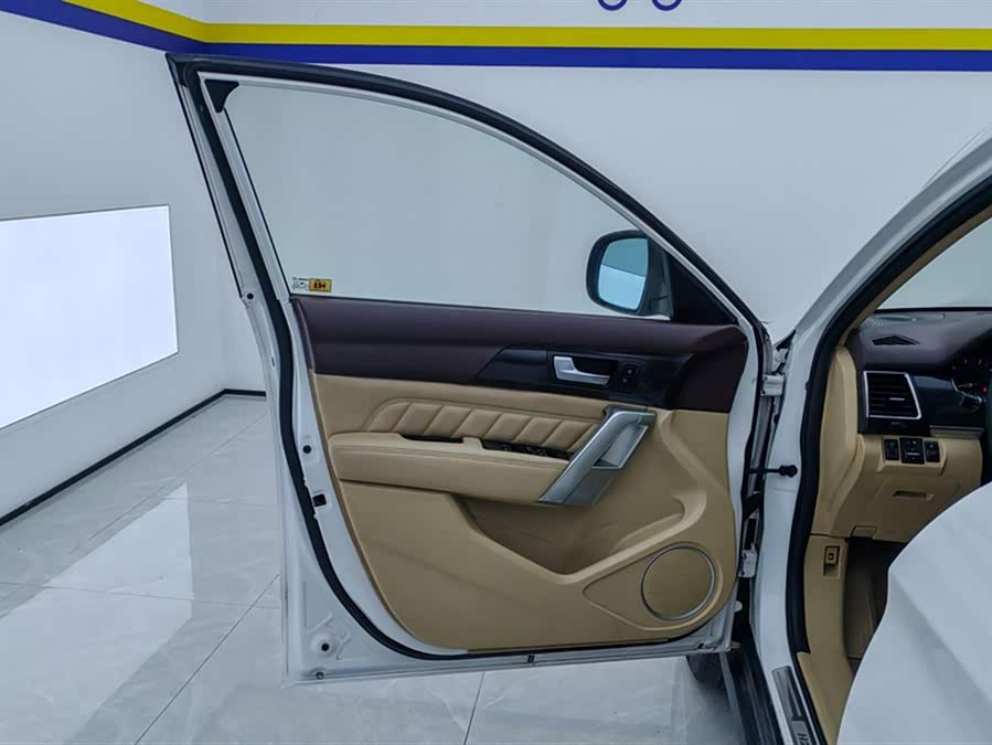 Haval H2 2014 #8 Haval H2 2014 car image #8