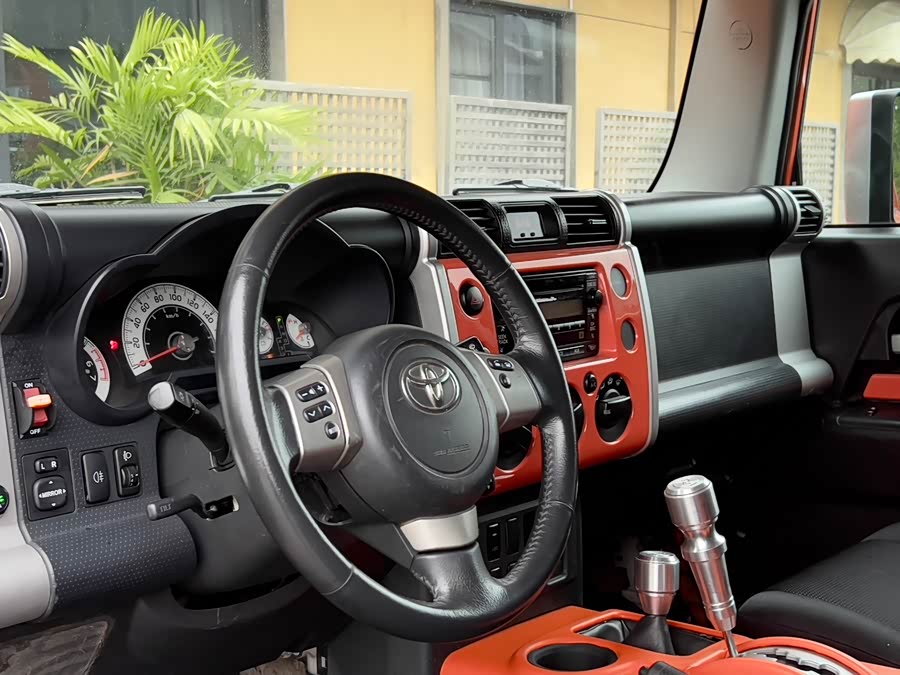 Toyota FJ Cruiser 2014 car image #8