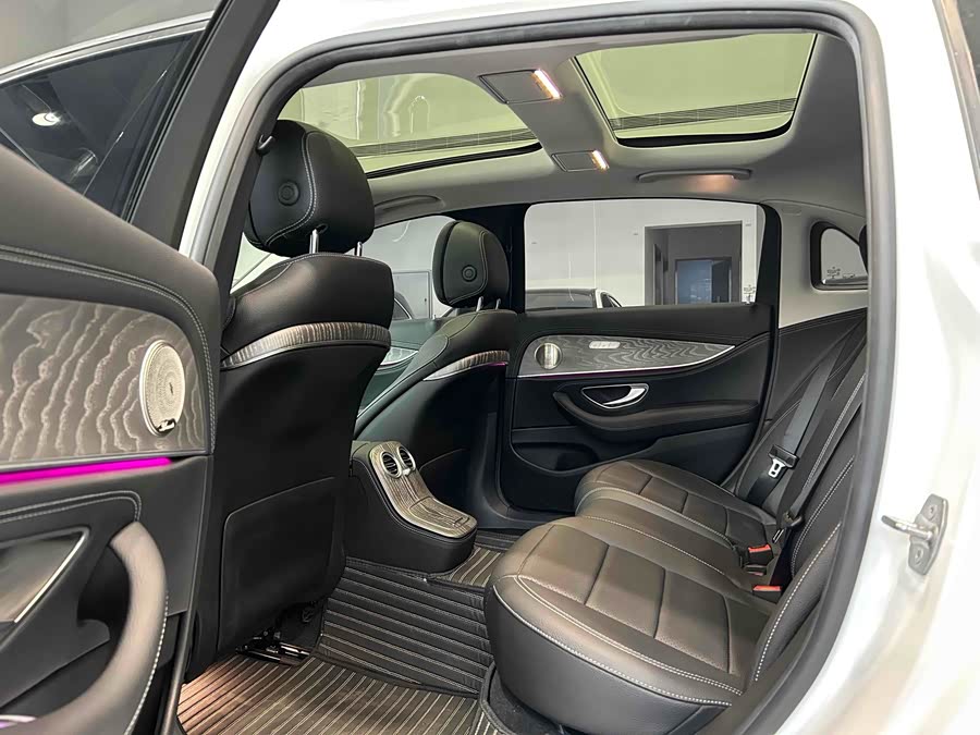 Mercedes-Benz E Class New Energy 2023 car image #8