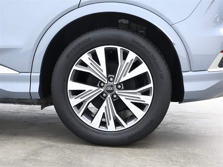 Audi Q4 e-tron 2024 imagem de carro #8