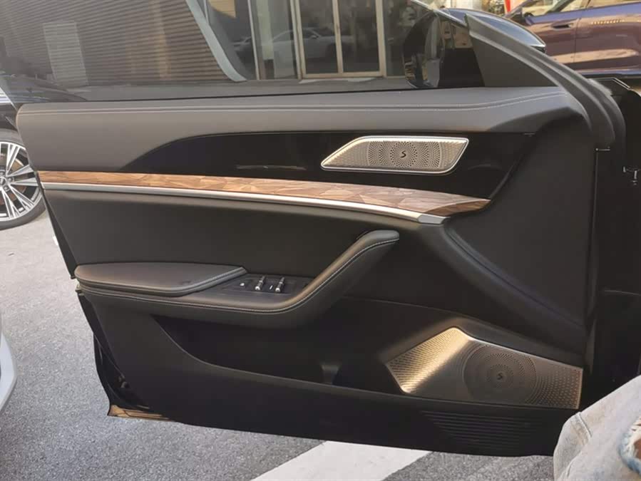 哪吒汽车 哪吒S 2023 汽车图片 #8