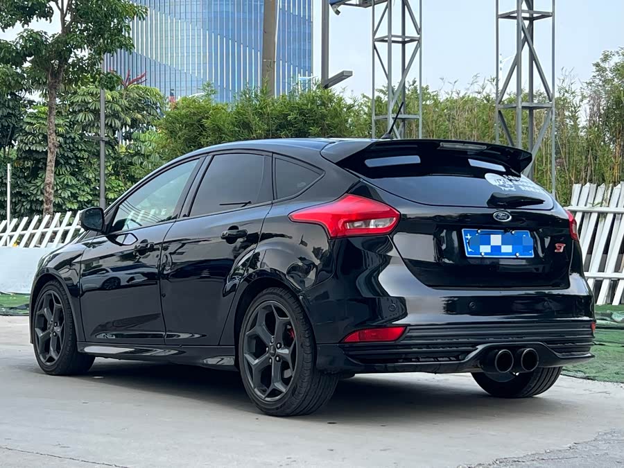 Ford Focus (Imported) 2018 صورة سيارة #8