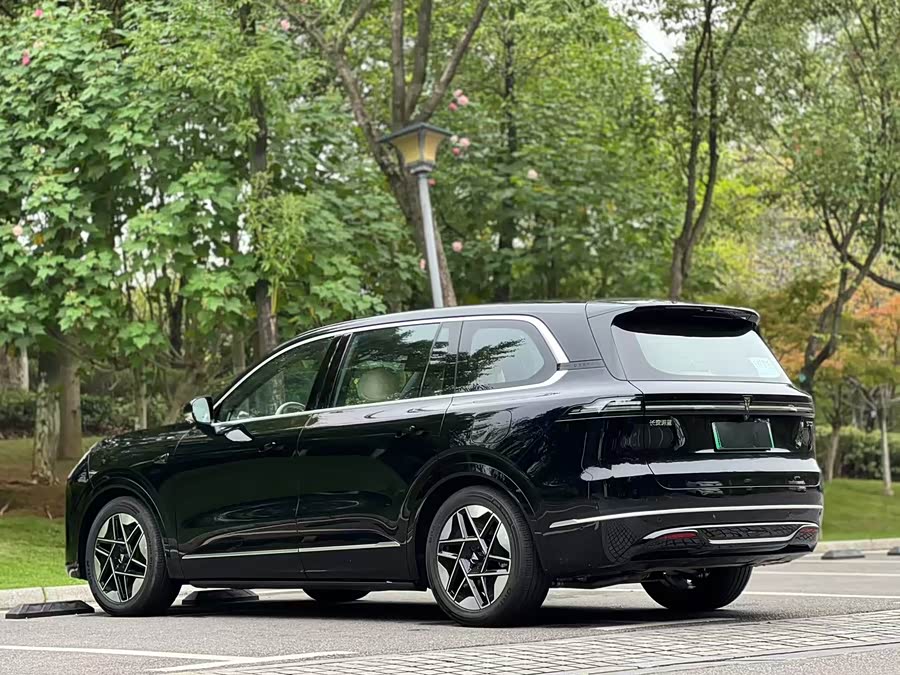 深蓝汽车 深蓝S09 2025 汽车图片 #8