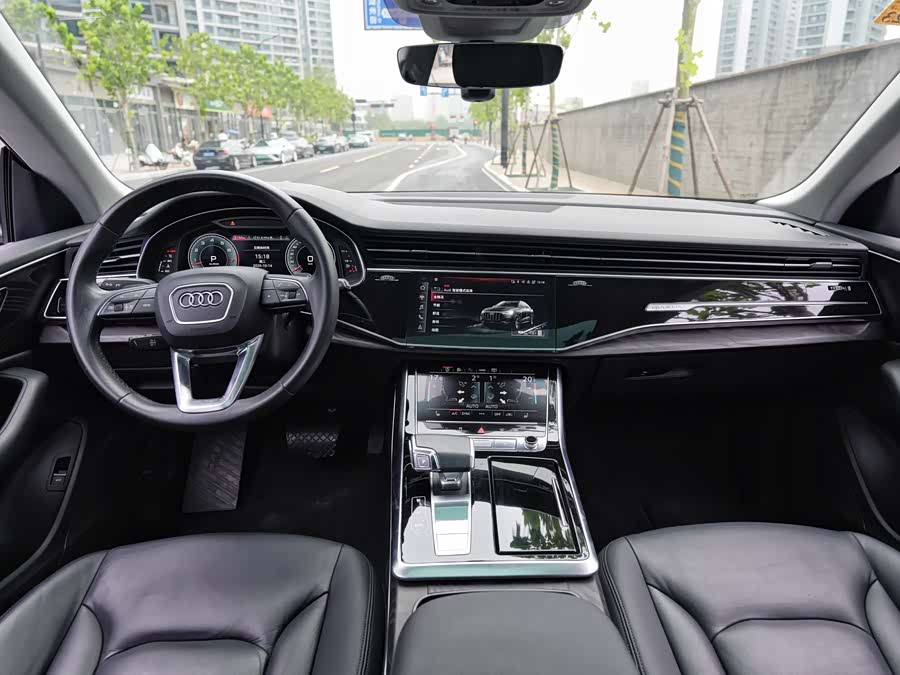 Audi Q8 2021 car image #8