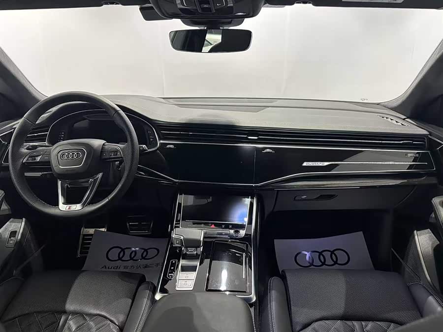 Audi Q8 2024 car image #8