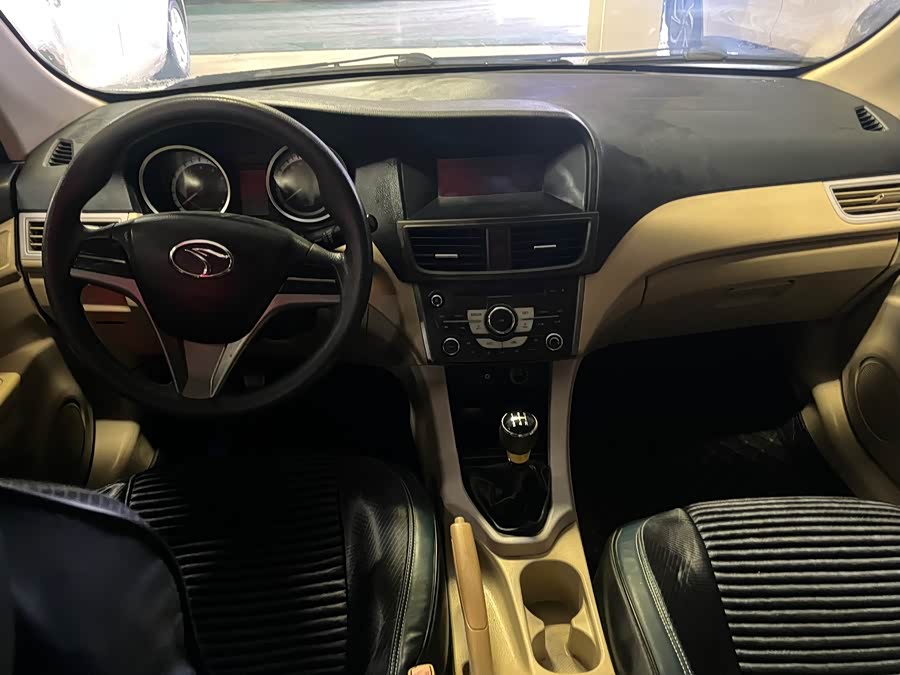 Soueast V5 Lingzhi 2012 car image #8