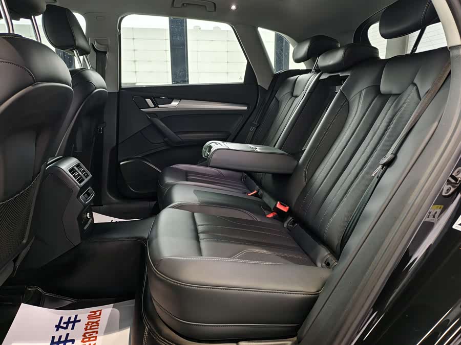 Audi Q5L 2024 car image #8