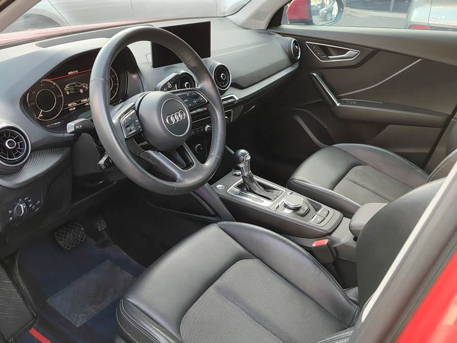 Audi Q2L e-tron 2019 imagen de coche #8