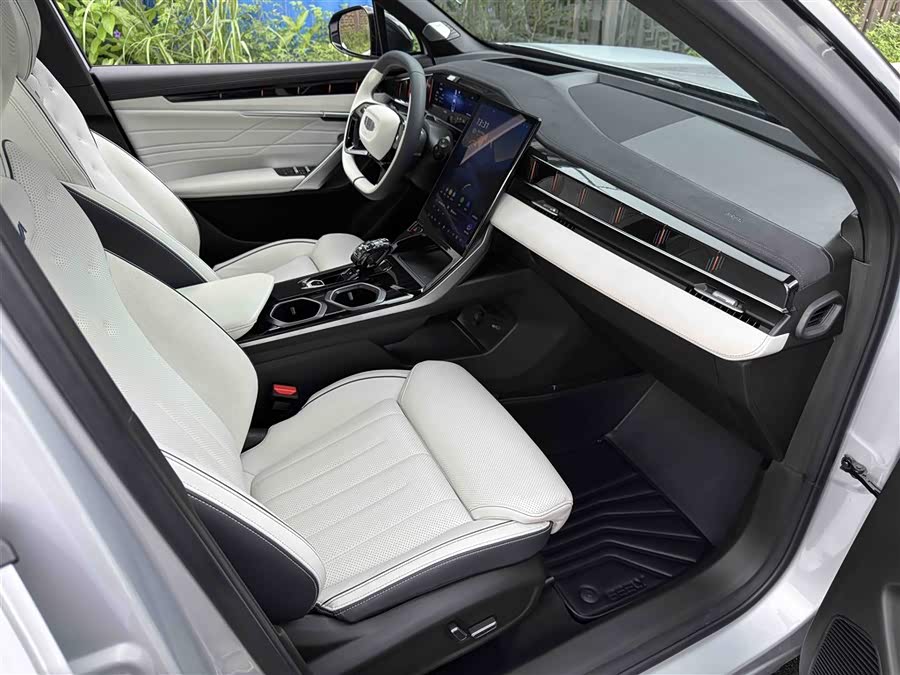 GEELY Boyue L 2023 car image #8