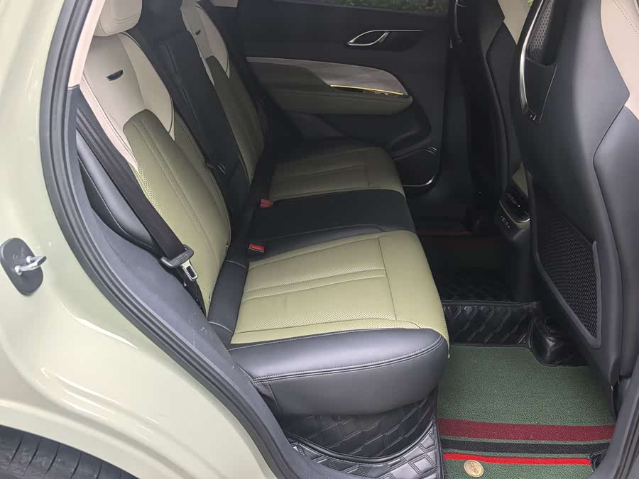 HongQi HS3 2023 صورة سيارة #8