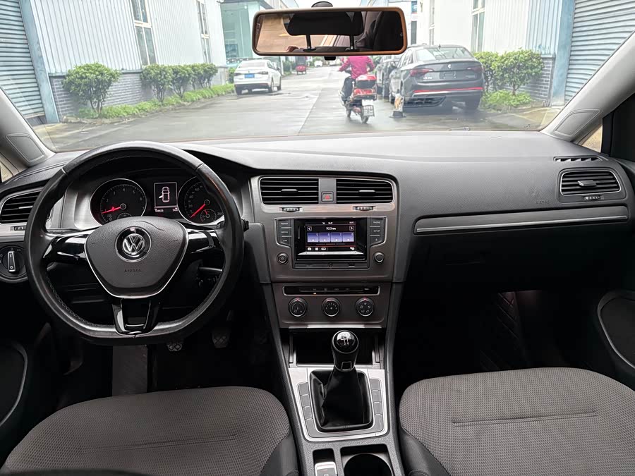 Volkswagen Golf 2016 car image #8