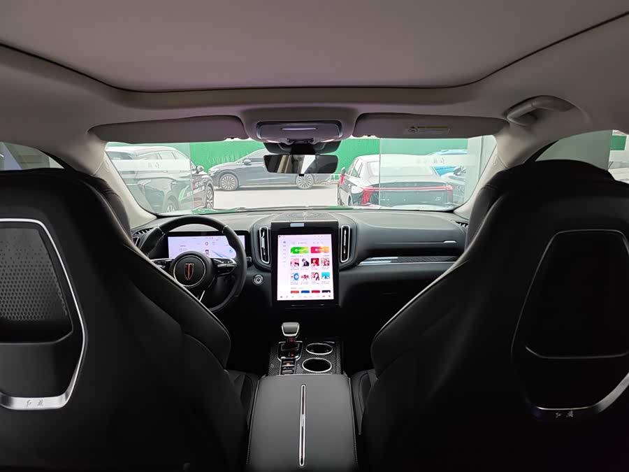 HongQi HS3 PHEV 2024 #8 HongQi HS3 PHEV 2024 car image #8