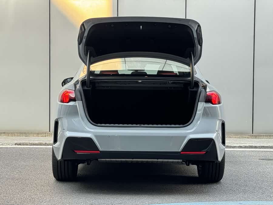 BMW 2 Series 2025 car image #8