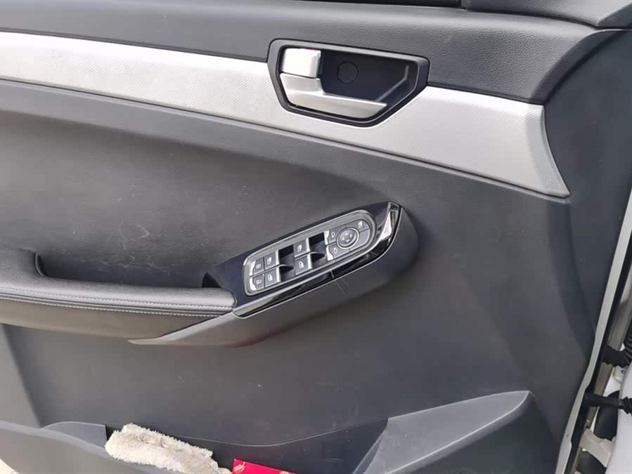 哪吒汽车 哪吒N01 2019 #8 哪吒汽车 哪吒N01 2019 汽车图片 #8