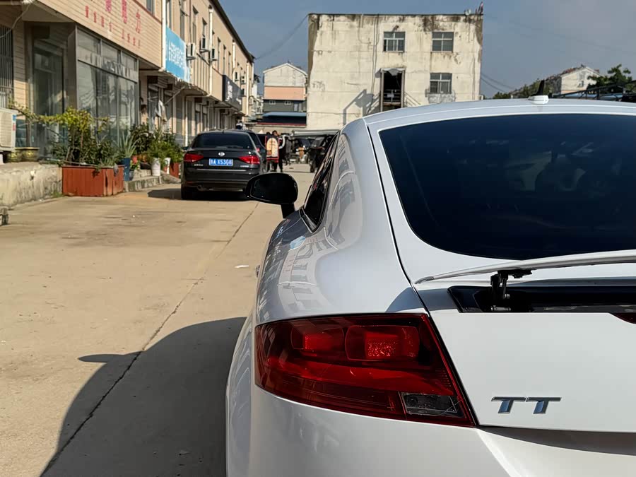 Audi TT 2013 car image #8