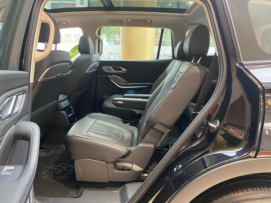 HongQi HS7 PHEV car image #8