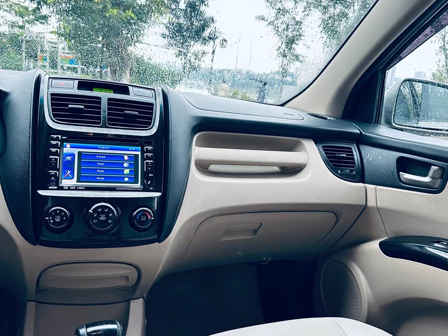 起亚 狮跑 2010 汽车图片 #8