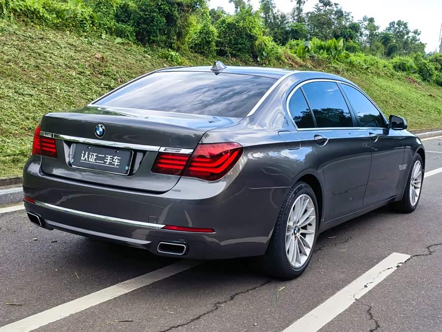 BMW i4 M50 2015 car image #8